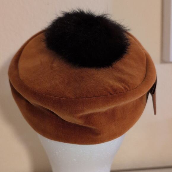 Elegant Vintage Brown/Rust Velour Beret with Black Pom Pom NWT - Picture 5 of 8